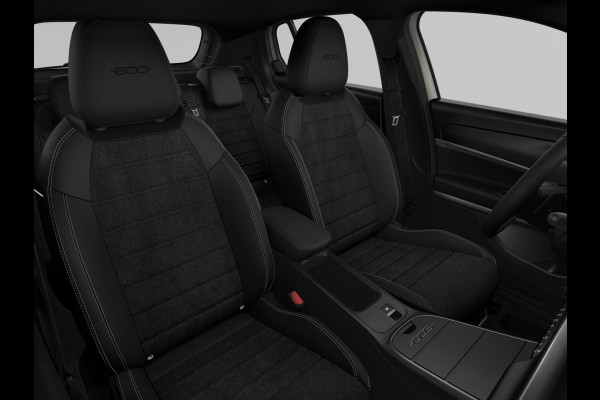 Fiat 600 1.2 Hybrid Sport | Clima | Camera | Adapt. Cruise | BSM | Navi | 18" | Winter Pack | Apple Carplay