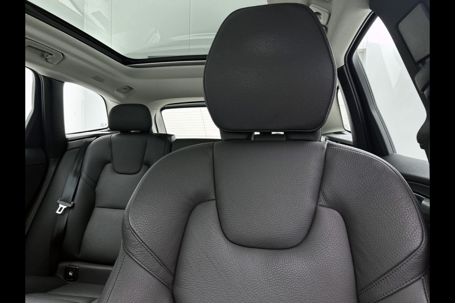 Volvo XC60 2.0 T6 Plug-in LongRange / AWD Plus Bright / Trekhaak / Panoramadak / Pdc+Camera / NL.Auto / Stoel-Stuurverwarming / Apk 02-2028