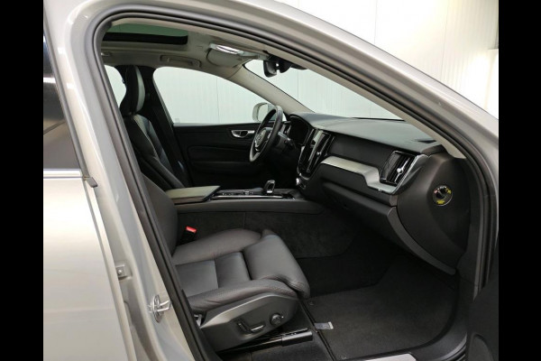 Volvo XC60 2.0 T6 Plug-in LongRange / AWD Plus Bright / Trekhaak / Panoramadak / Pdc+Camera / NL.Auto / Stoel-Stuurverwarming / Apk 02-2028