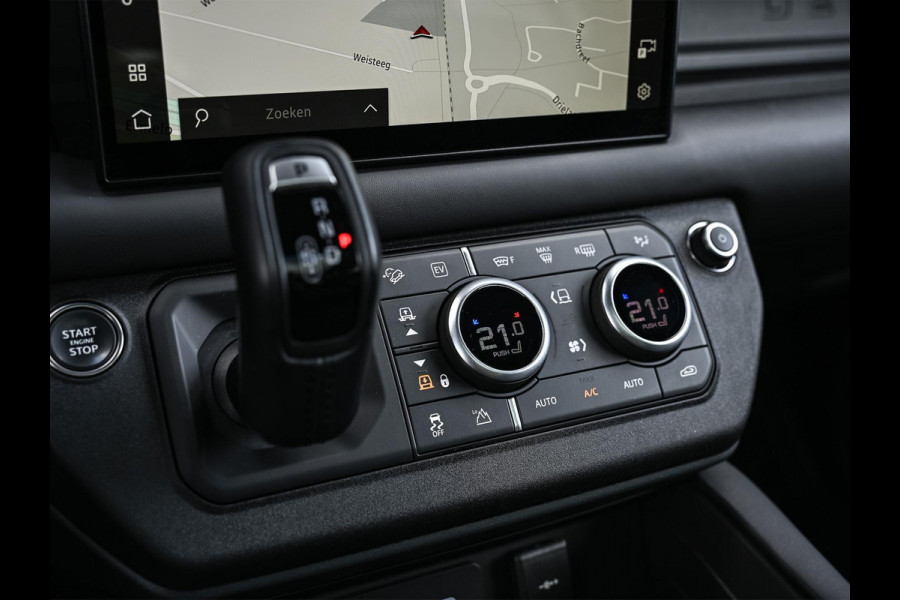 Land Rover Defender 110 2.0 P400e 110 X-Dynamic HSE | Panoramadak | NL-Auto | Dealeronderhouden | Meridian Sound | HUD | 360 Camera | Luchtvering | Stoelverwarming + Ventilatie  | Memory Seats | Trekhaak | Koelbox | Ambiance Interieur |