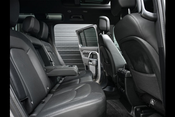 Land Rover Defender 110 2.0 P400e 110 X-Dynamic HSE | Panoramadak | NL-Auto | Dealeronderhouden | Meridian Sound | HUD | 360 Camera | Luchtvering | Stoelverwarming + Ventilatie  | Memory Seats | Trekhaak | Koelbox | Ambiance Interieur |