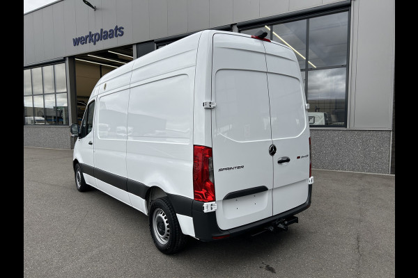 Mercedes-Benz Sprinter 314 CDI L2 H2 MBUX / Trekhaak / Camera / Carplay navigatie / Airco / 270 Graden achterdeuren