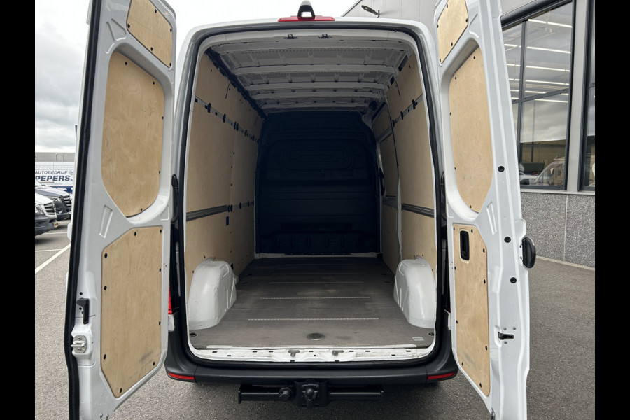 Mercedes-Benz Sprinter 314 CDI L2 H2 MBUX / Trekhaak / Camera / Carplay navigatie / Airco / 270 Graden achterdeuren