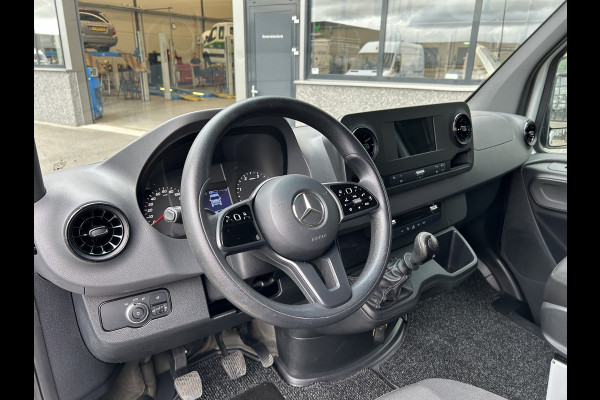Mercedes-Benz Sprinter 314 CDI L2 H2 MBUX / Trekhaak / Camera / Carplay navigatie / Airco / 270 Graden achterdeuren