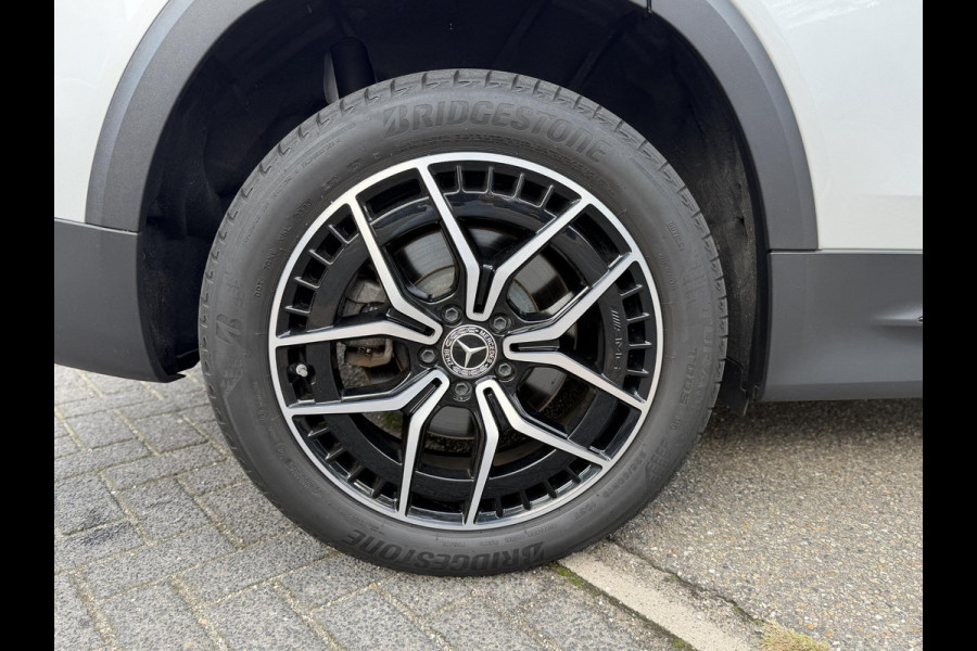 Mercedes-Benz EQB 300 4MATIC AMG Line 7p. 67 kWh VAN: 44.900,- VOOR: 41.440,- UW HERFSTVOORDEEL: 3.460,-  | SOH 98% | NIGHT PAKKET | 360 CAMERA| 7 PERSOONS | RIJKLAAR + 12 MND BOVAG GARANTIE | STOEL VERWARMING | DODE HOEK |
