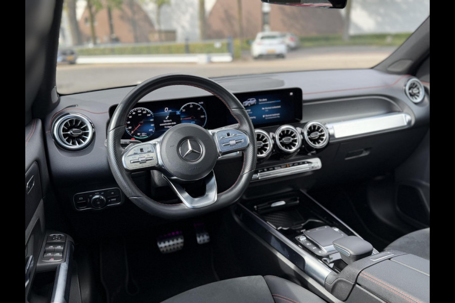 Mercedes-Benz EQB 300 4MATIC AMG Line 7p. 67 kWh VAN: 44.900,- VOOR: 41.440,- UW HERFSTVOORDEEL: 3.460,-  | SOH 98% | NIGHT PAKKET | 360 CAMERA| 7 PERSOONS | RIJKLAAR + 12 MND BOVAG GARANTIE | STOEL VERWARMING | DODE HOEK |
