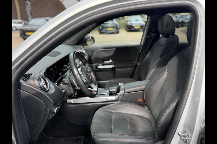 Mercedes-Benz EQB 300 4MATIC AMG Line 7p. 67 kWh VAN: 44.900,- VOOR: 41.440,- UW HERFSTVOORDEEL: 3.460,-  | SOH 98% | NIGHT PAKKET | 360 CAMERA| 7 PERSOONS | RIJKLAAR + 12 MND BOVAG GARANTIE | STOEL VERWARMING | DODE HOEK |