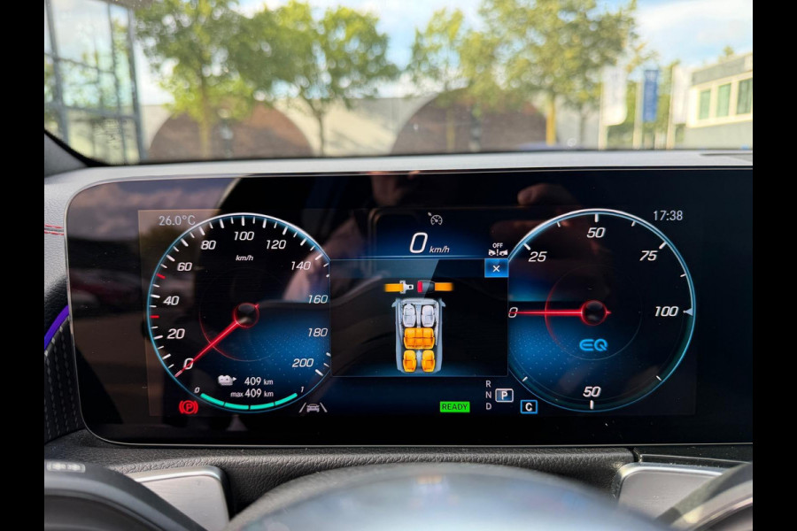 Mercedes-Benz EQB 300 4MATIC AMG Line 7p. 67 kWh VAN: 44.900,- VOOR: 41.440,- UW HERFSTVOORDEEL: 3.460,-  | SOH 98% | NIGHT PAKKET | 360 CAMERA| 7 PERSOONS | RIJKLAAR + 12 MND BOVAG GARANTIE | STOEL VERWARMING | DODE HOEK |