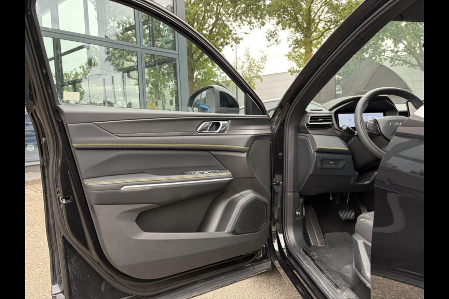 Lynk & Co 01 1.5 Core | NIEUW MODEL! | FABRIEKSGARANTIE T/M 2030! | CAMERA| STOELVERWARMING| APPLE CARPLAY| ADAPTIVE CRUISE CONTROL|