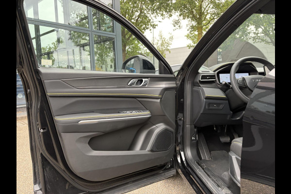Lynk & Co 01 1.5 Core | NIEUW MODEL! | FABRIEKSGARANTIE T/M 2030! | CAMERA| STOELVERWARMING| APPLE CARPLAY| ADAPTIVE CRUISE CONTROL|