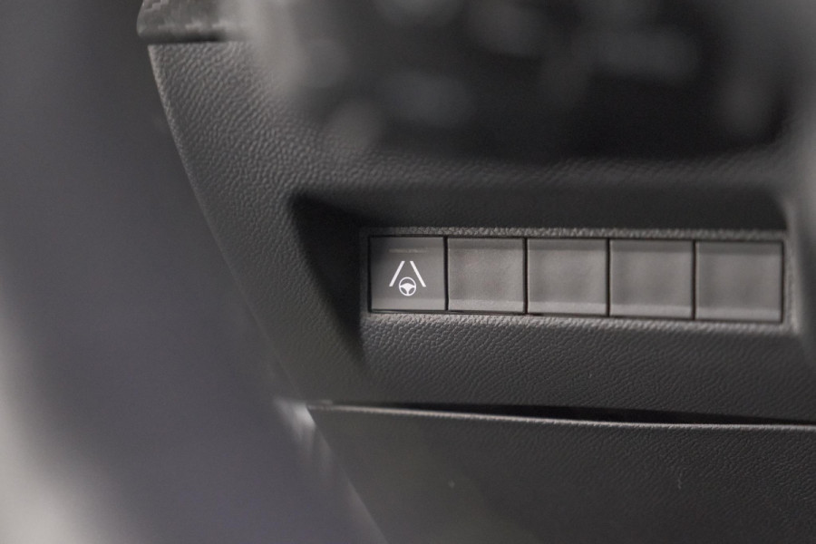 Peugeot 2008 1.2 Hybrid 136 GT | 360 Camera | Adaptieve Cruise Control | Navigatie | Dodehoekdetectie
