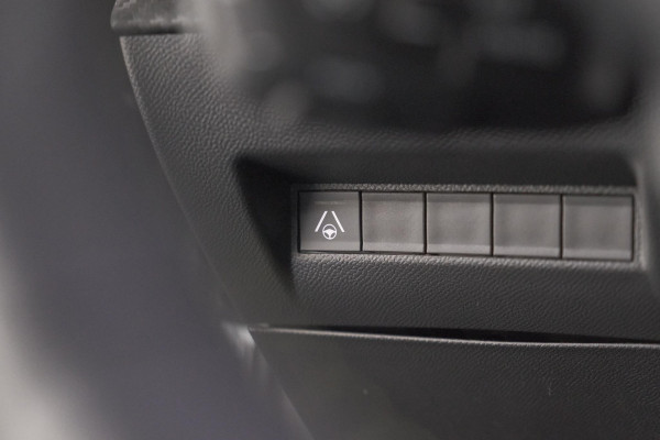 Peugeot 2008 1.2 Hybrid 136 GT | 360 Camera | Adaptieve Cruise Control | Navigatie | Dodehoekdetectie