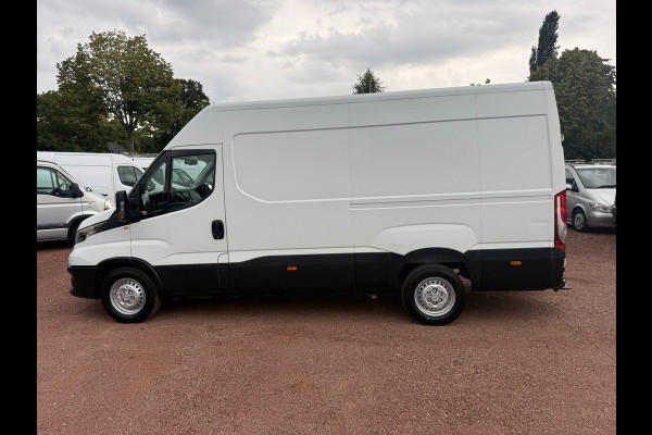 Iveco Daily 35S16V 2.3 160PK L2H2 3.5T trekgewicht / Cruise / Airco