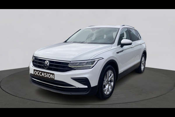 Volkswagen Tiguan 1.5 TSI 150pk DSG Life Business | Panoramadak | Wekl. trekhaak | Keyless | Stoelverwarming