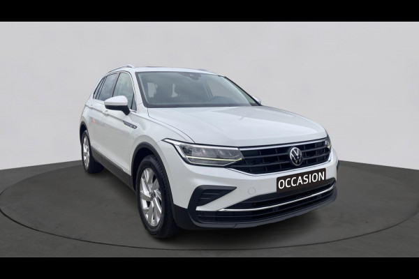 Volkswagen Tiguan 1.5 TSI 150pk DSG Life Business | Panoramadak | Wekl. trekhaak | Keyless | Stoelverwarming