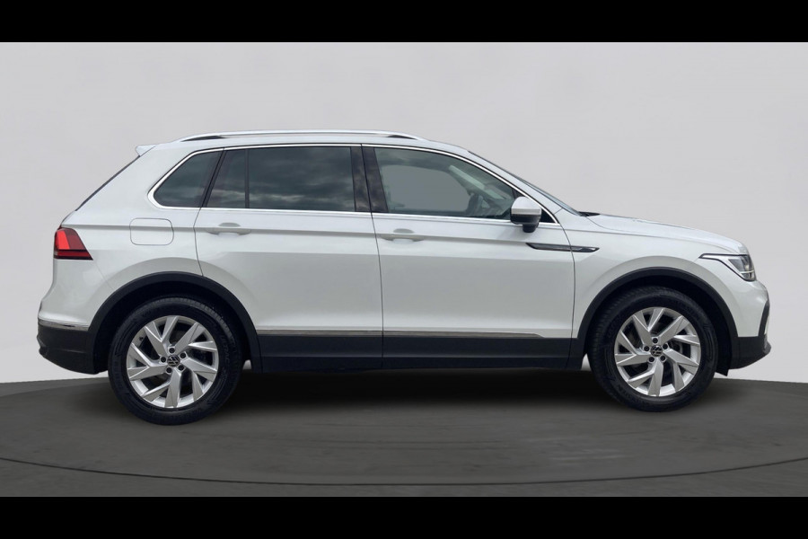 Volkswagen Tiguan 1.5 TSI 150pk DSG Life Business | Panoramadak | Wekl. trekhaak | Keyless | Stoelverwarming