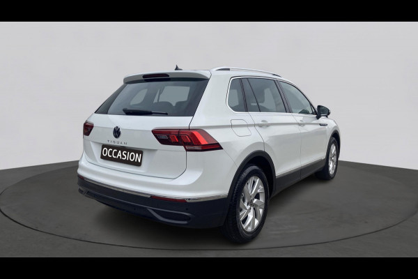 Volkswagen Tiguan 1.5 TSI 150pk DSG Life Business | Panoramadak | Wekl. trekhaak | Keyless | Stoelverwarming