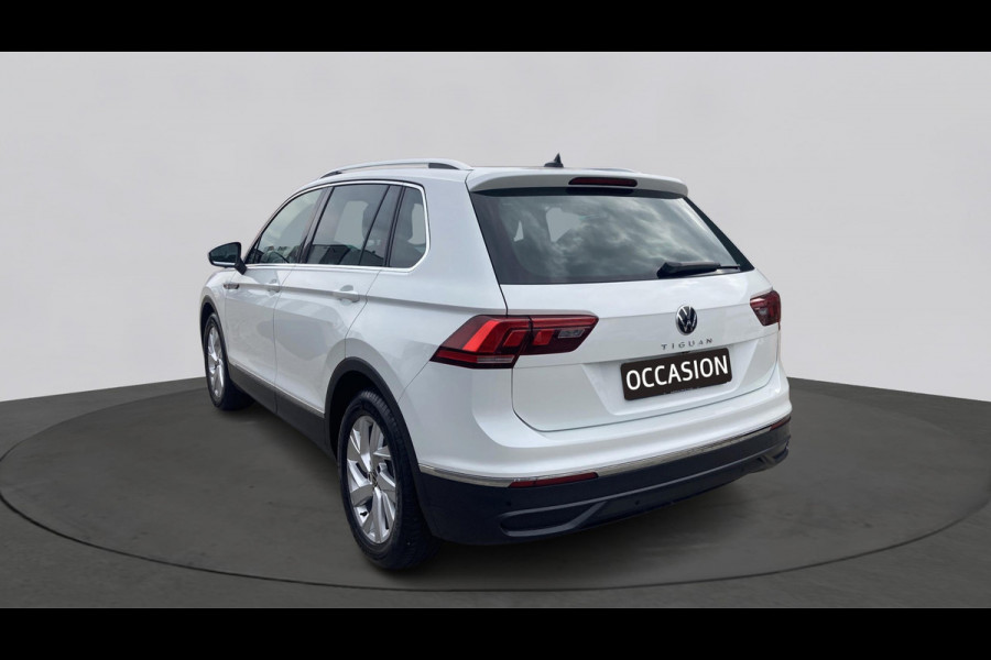 Volkswagen Tiguan 1.5 TSI 150pk DSG Life Business | Panoramadak | Wekl. trekhaak | Keyless | Stoelverwarming