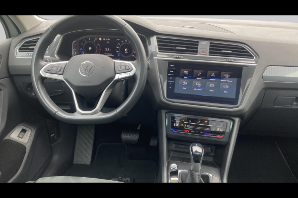 Volkswagen Tiguan 1.5 TSI 150pk DSG Life Business | Panoramadak | Wekl. trekhaak | Keyless | Stoelverwarming