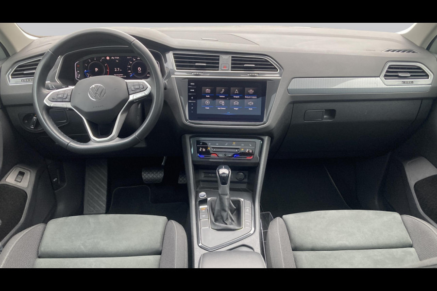 Volkswagen Tiguan 1.5 TSI 150pk DSG Life Business | Panoramadak | Wekl. trekhaak | Keyless | Stoelverwarming