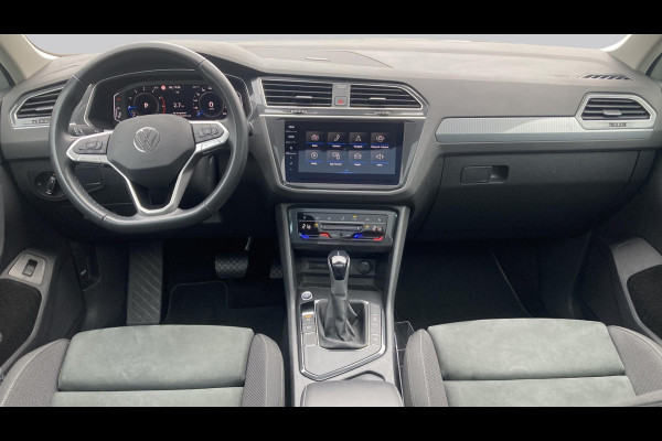 Volkswagen Tiguan 1.5 TSI 150pk DSG Life Business | Panoramadak | Wekl. trekhaak | Keyless | Stoelverwarming