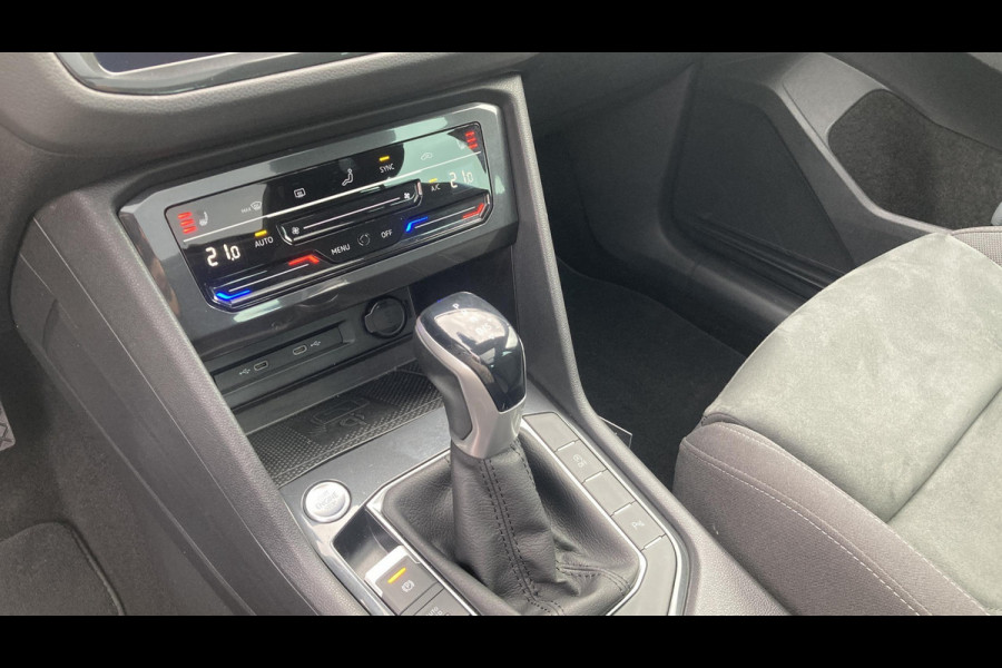 Volkswagen Tiguan 1.5 TSI 150pk DSG Life Business | Panoramadak | Wekl. trekhaak | Keyless | Stoelverwarming