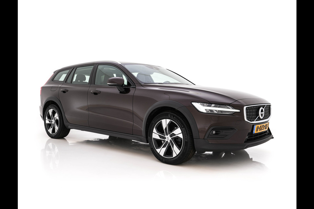 Volvo V60 Cross Country 2.0 D4 AWD Pro Aut. *LEATHER | FULL-LED | HARMAN/KARDON-AUDIO | NAVI-FULLMAP | MEMORY-PACK | BLIND-SPOT | DIGI-COCKPIT | HEATED/VENTILATED-CONTOURSEATS | CAMERA | ECC | PDC | CRUISE | TOWBAR | 18''ALU*