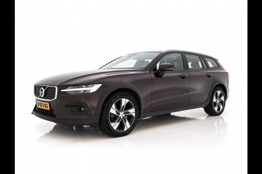 Volvo V60 Cross Country 2.0 D4 AWD Pro Aut. *LEATHER | FULL-LED | HARMAN/KARDON-AUDIO | NAVI-FULLMAP | MEMORY-PACK | BLIND-SPOT | DIGI-COCKPIT | HEATED/VENTILATED-CONTOURSEATS | CAMERA | ECC | PDC | CRUISE | TOWBAR | 18''ALU*