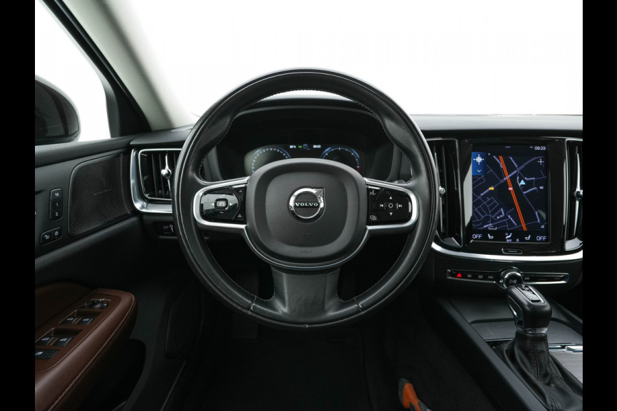 Volvo V60 Cross Country 2.0 D4 AWD Pro Aut. *LEATHER | FULL-LED | HARMAN/KARDON-AUDIO | NAVI-FULLMAP | MEMORY-PACK | BLIND-SPOT | DIGI-COCKPIT | HEATED/VENTILATED-CONTOURSEATS | CAMERA | ECC | PDC | CRUISE | TOWBAR | 18''ALU*
