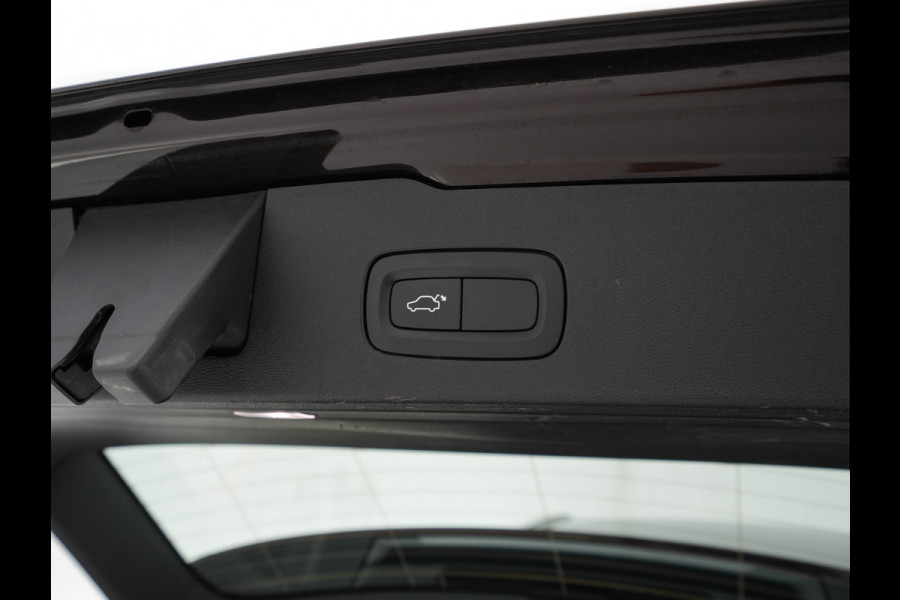 Volvo V60 Cross Country 2.0 D4 AWD Pro Aut. *LEATHER | FULL-LED | HARMAN/KARDON-AUDIO | NAVI-FULLMAP | MEMORY-PACK | BLIND-SPOT | DIGI-COCKPIT | HEATED/VENTILATED-CONTOURSEATS | CAMERA | ECC | PDC | CRUISE | TOWBAR | 18''ALU*