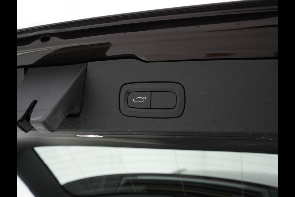 Volvo V60 Cross Country 2.0 D4 AWD Pro Aut. *LEATHER | FULL-LED | HARMAN/KARDON-AUDIO | NAVI-FULLMAP | MEMORY-PACK | BLIND-SPOT | DIGI-COCKPIT | HEATED/VENTILATED-CONTOURSEATS | CAMERA | ECC | PDC | CRUISE | TOWBAR | 18''ALU*