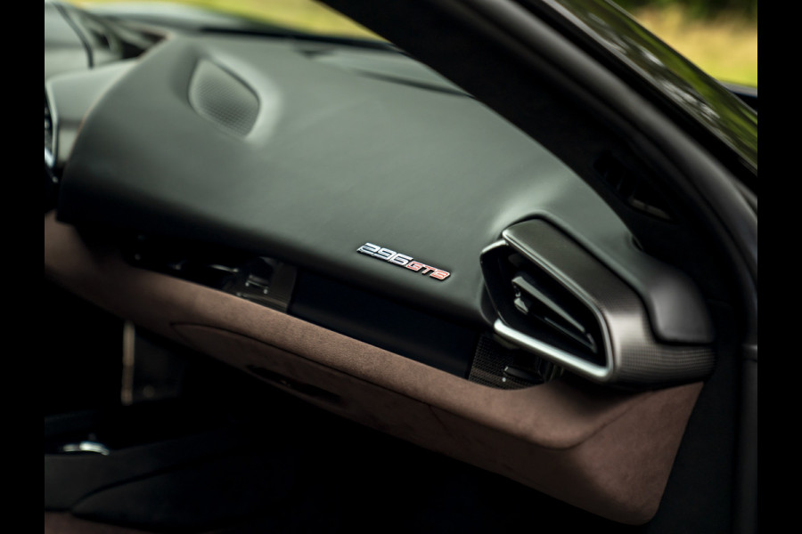 Ferrari 296 GTB 3.0 V6 | Lift | Cioccolato Racing Seats