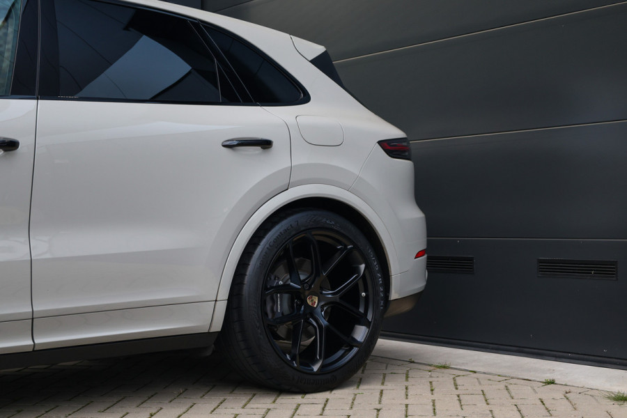 Porsche Cayenne 3.0 E-Hybrid Platinum Edition | NAP! | PANO | 360 | BOSE | LUCHTVERING | SOFT CLOSE | MEMORY | 22 INCH |