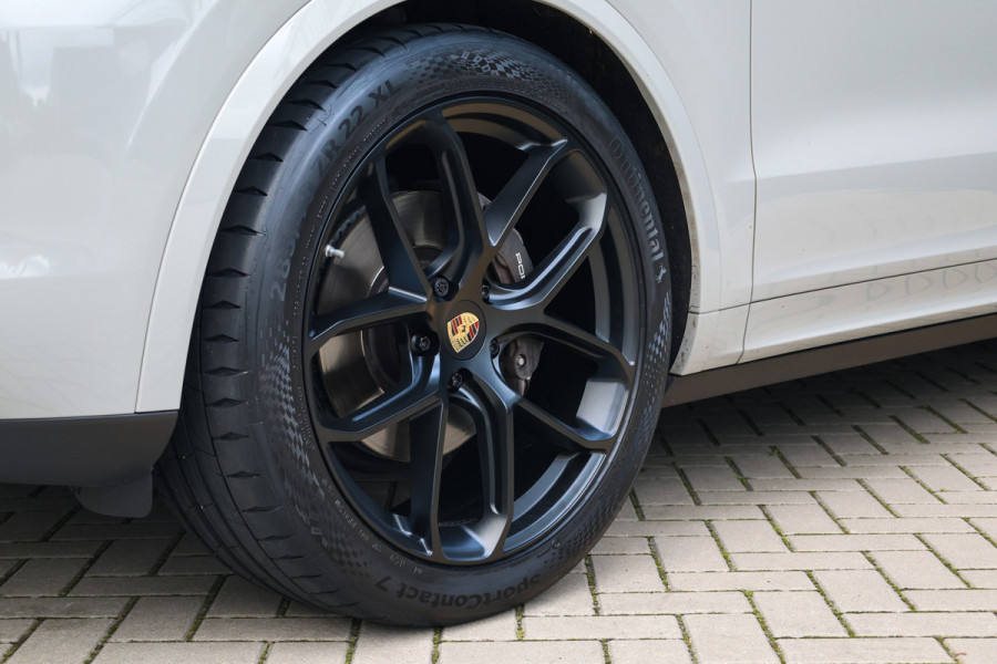 Porsche Cayenne 3.0 E-Hybrid Platinum Edition | NAP! | PANO | 360 | BOSE | LUCHTVERING | SOFT CLOSE | MEMORY | 22 INCH |