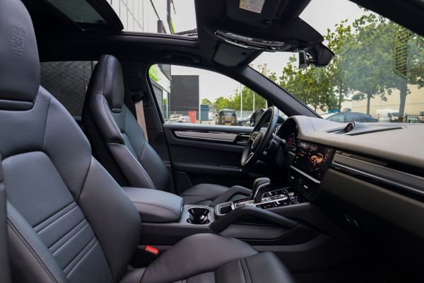 Porsche Cayenne 3.0 E-Hybrid Platinum Edition | NAP! | PANO | 360 | BOSE | LUCHTVERING | SOFT CLOSE | MEMORY | 22 INCH |