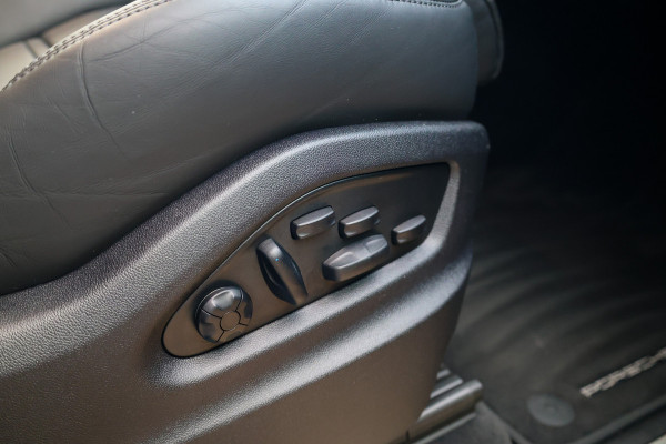 Porsche Cayenne 3.0 E-Hybrid Platinum Edition | NAP! | PANO | 360 | BOSE | LUCHTVERING | SOFT CLOSE | MEMORY | 22 INCH |