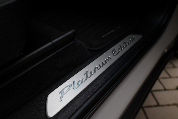 Porsche Cayenne 3.0 E-Hybrid Platinum Edition | NAP! | PANO | 360 | BOSE | LUCHTVERING | SOFT CLOSE | MEMORY | 22 INCH |