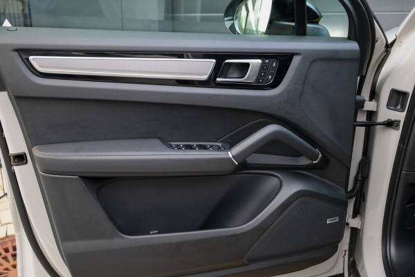 Porsche Cayenne 3.0 E-Hybrid Platinum Edition | NAP! | PANO | 360 | BOSE | LUCHTVERING | SOFT CLOSE | MEMORY | 22 INCH |