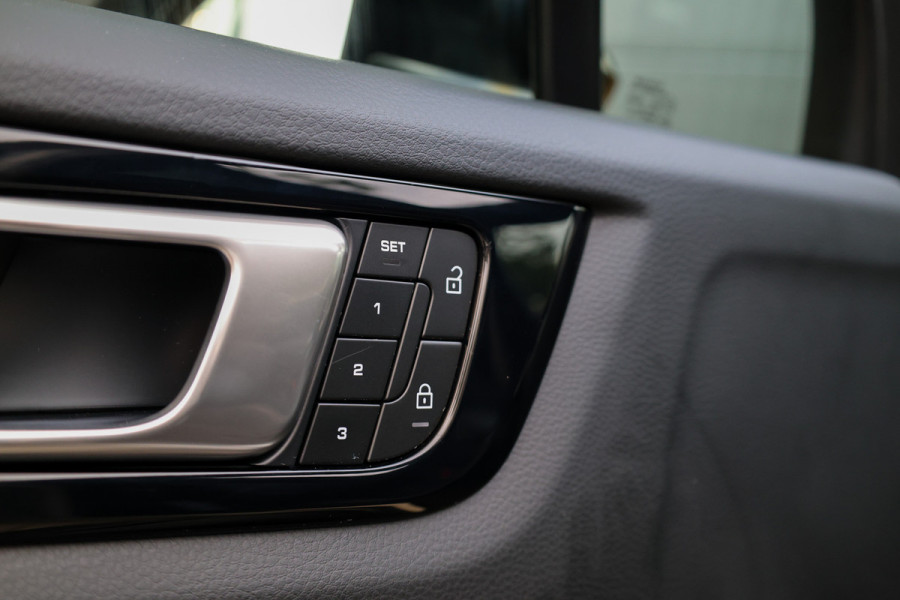 Porsche Cayenne 3.0 E-Hybrid Platinum Edition | NAP! | PANO | 360 | BOSE | LUCHTVERING | SOFT CLOSE | MEMORY | 22 INCH |