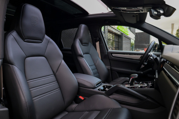 Porsche Cayenne 3.0 E-Hybrid Platinum Edition | NAP! | PANO | 360 | BOSE | LUCHTVERING | SOFT CLOSE | MEMORY | 22 INCH |