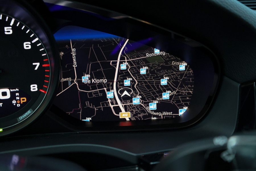 Porsche Cayenne 3.0 E-Hybrid Platinum Edition | NAP! | PANO | 360 | BOSE | LUCHTVERING | SOFT CLOSE | MEMORY | 22 INCH |