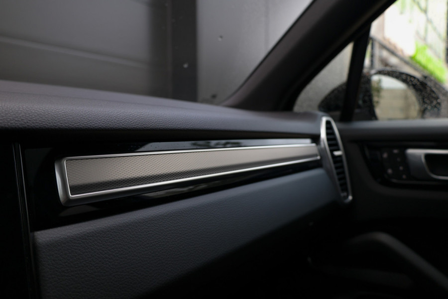 Porsche Cayenne 3.0 E-Hybrid Platinum Edition | NAP! | PANO | 360 | BOSE | LUCHTVERING | SOFT CLOSE | MEMORY | 22 INCH |