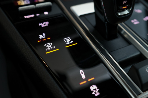 Porsche Cayenne 3.0 E-Hybrid Platinum Edition | NAP! | PANO | 360 | BOSE | LUCHTVERING | SOFT CLOSE | MEMORY | 22 INCH |