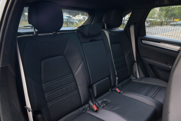 Porsche Cayenne 3.0 E-Hybrid Platinum Edition | NAP! | PANO | 360 | BOSE | LUCHTVERING | SOFT CLOSE | MEMORY | 22 INCH |
