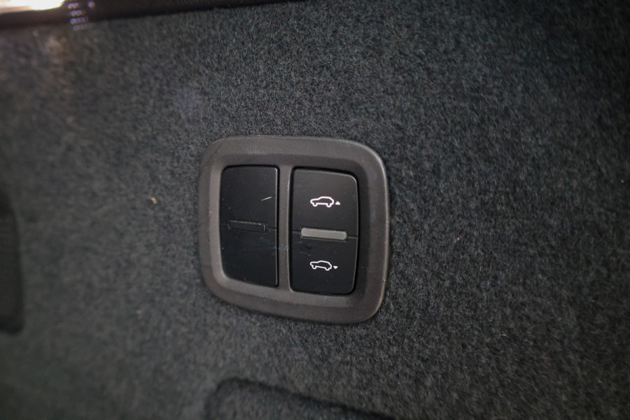 Porsche Cayenne 3.0 E-Hybrid Platinum Edition | NAP! | PANO | 360 | BOSE | LUCHTVERING | SOFT CLOSE | MEMORY | 22 INCH |