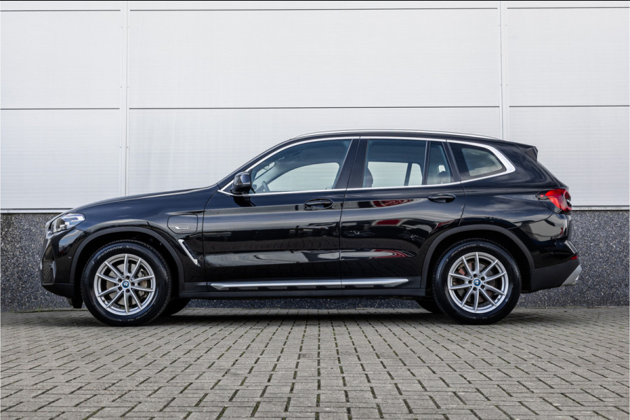 BMW X3 xDrive30e SOH 99% / LED / Camera / All-Season / Carplay /
