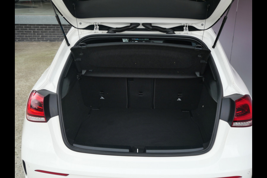 Mercedes-Benz A-Klasse 180 BUSINESS SOLUTION AMG | AUTOMAAT | WIDESCREEN | SFEER | NL-AUTO!!