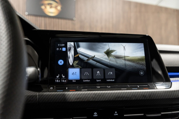 Volkswagen Golf 1.5 eTSI R-Line 2020 DSG IQ PANO CAMERA VIRTUAL