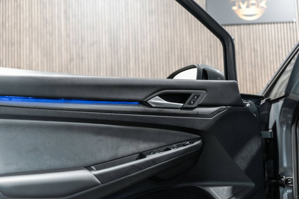 Volkswagen Golf 1.5 eTSI R-Line 2020 DSG IQ PANO CAMERA VIRTUAL