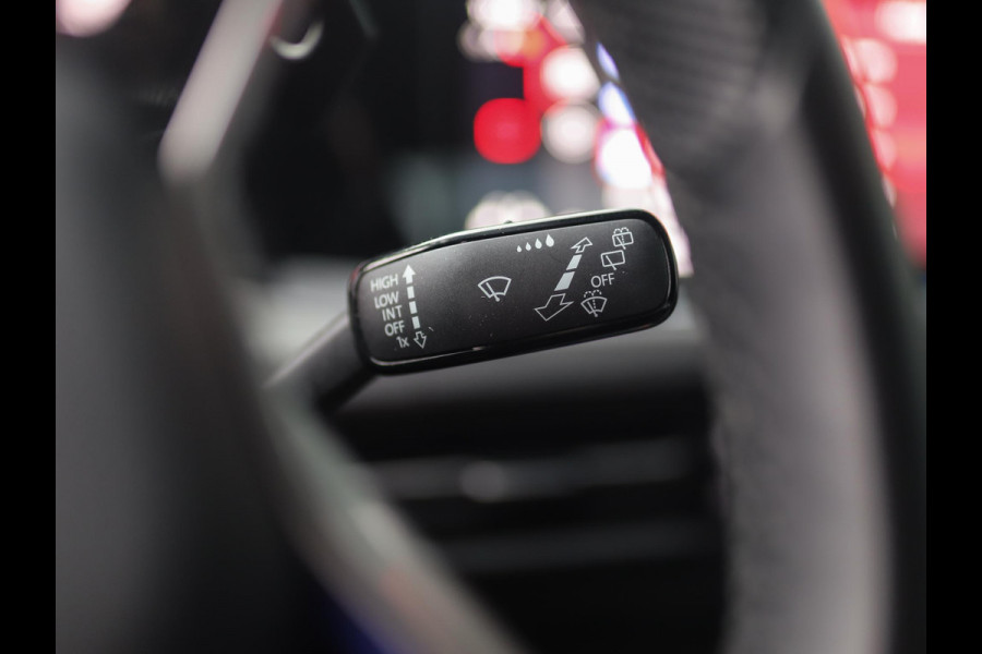 Volkswagen Golf 1.4 eHybrid GTE | Stoel/Stuurverw. | Carplay | IQ Light | PDC | 3-Zone Airco